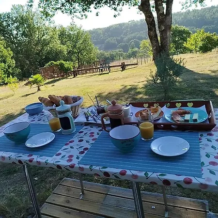 Apartment Independant Au Calme Avec Petit Dejeuner